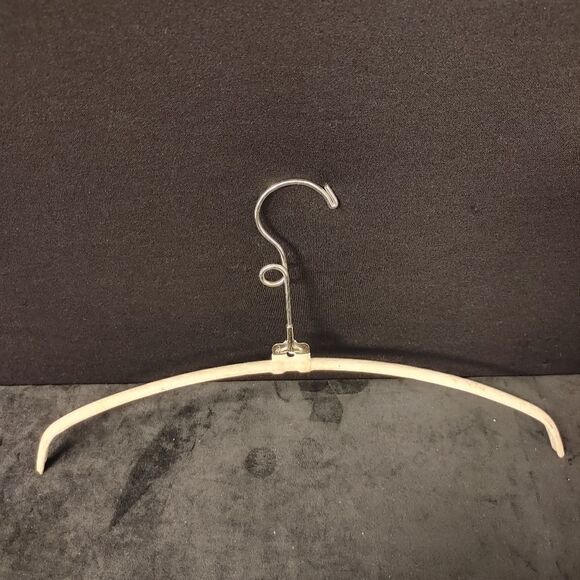 NON-SLIP STEEL 16" WIRE HANGER WITH RUBBER LAYER - Picture 4 of 6